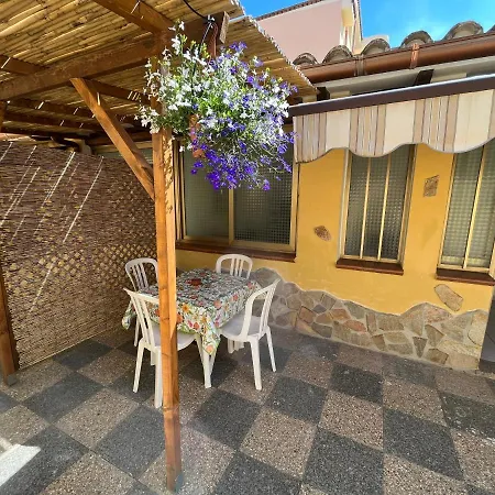 Nassia 1 By La Via Del Mare Viaggi E Vacanze 아파트 빌라시미우스